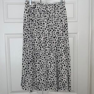 Mid length polka dot skirt